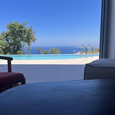 Plethora Luxury Suites Rodhia  Ngoại thất bức ảnh