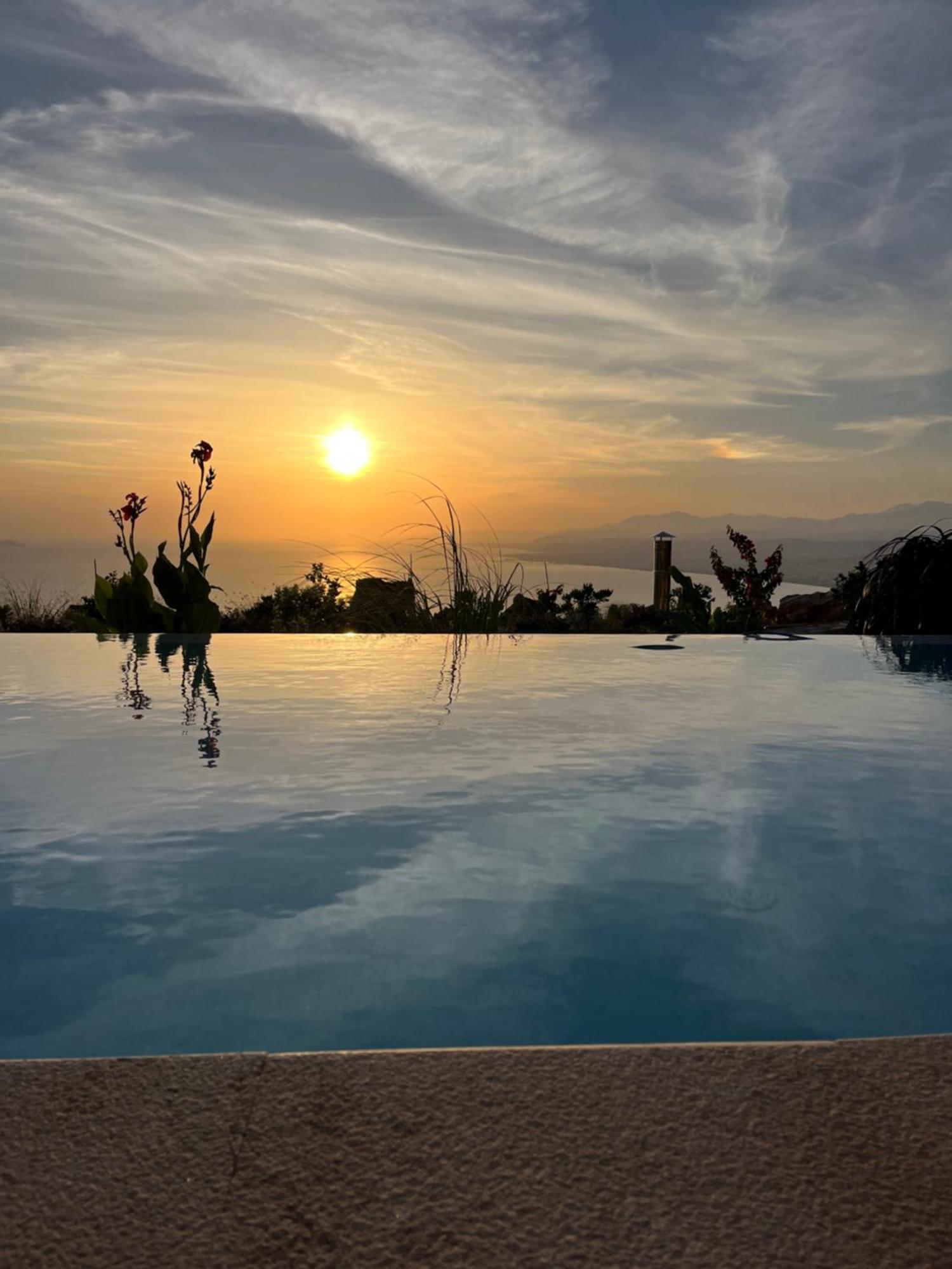 Plethora Luxury Suites Rodhia  Ngoại thất bức ảnh