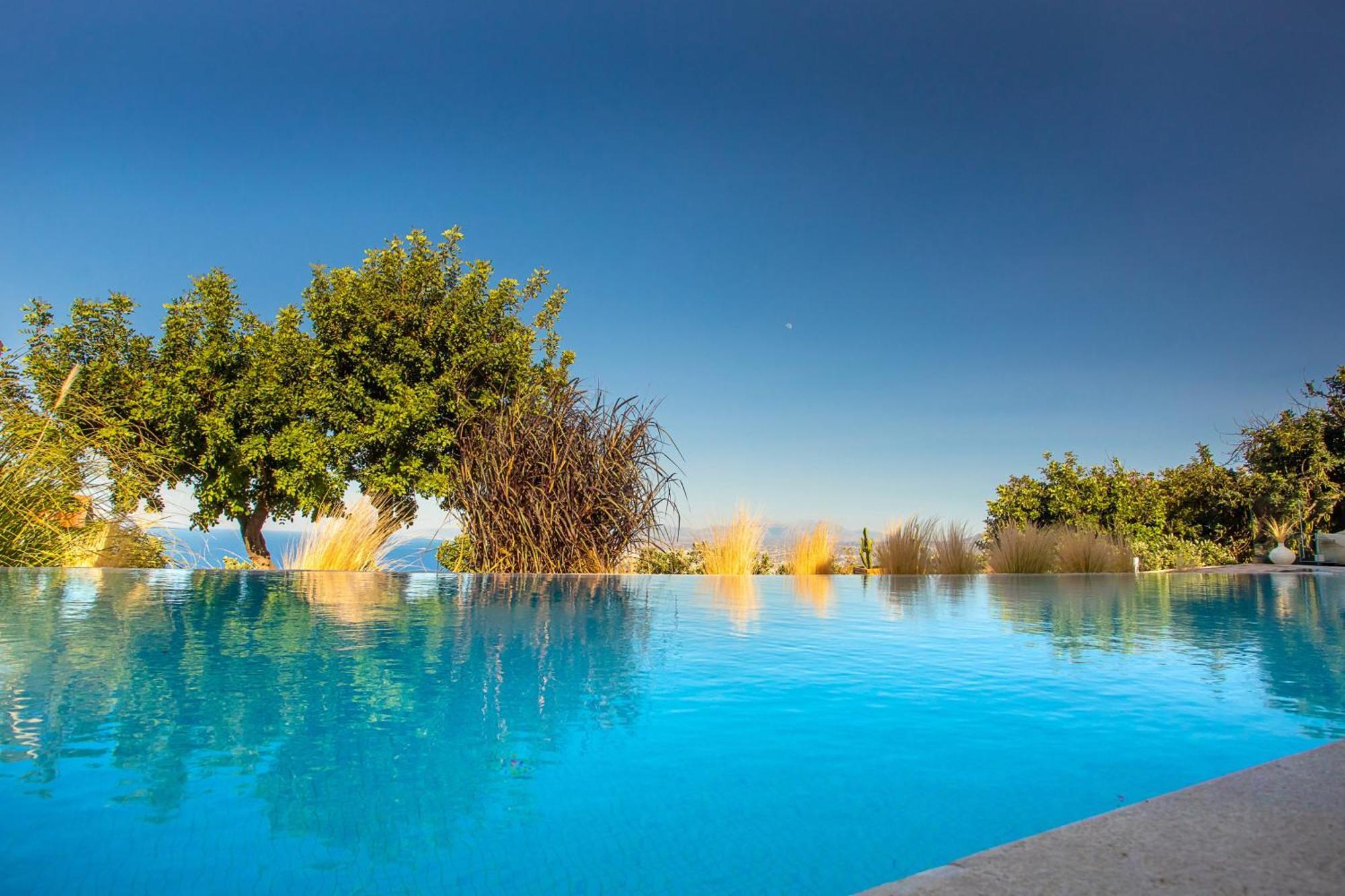 Plethora Luxury Suites Rodhia  Ngoại thất bức ảnh